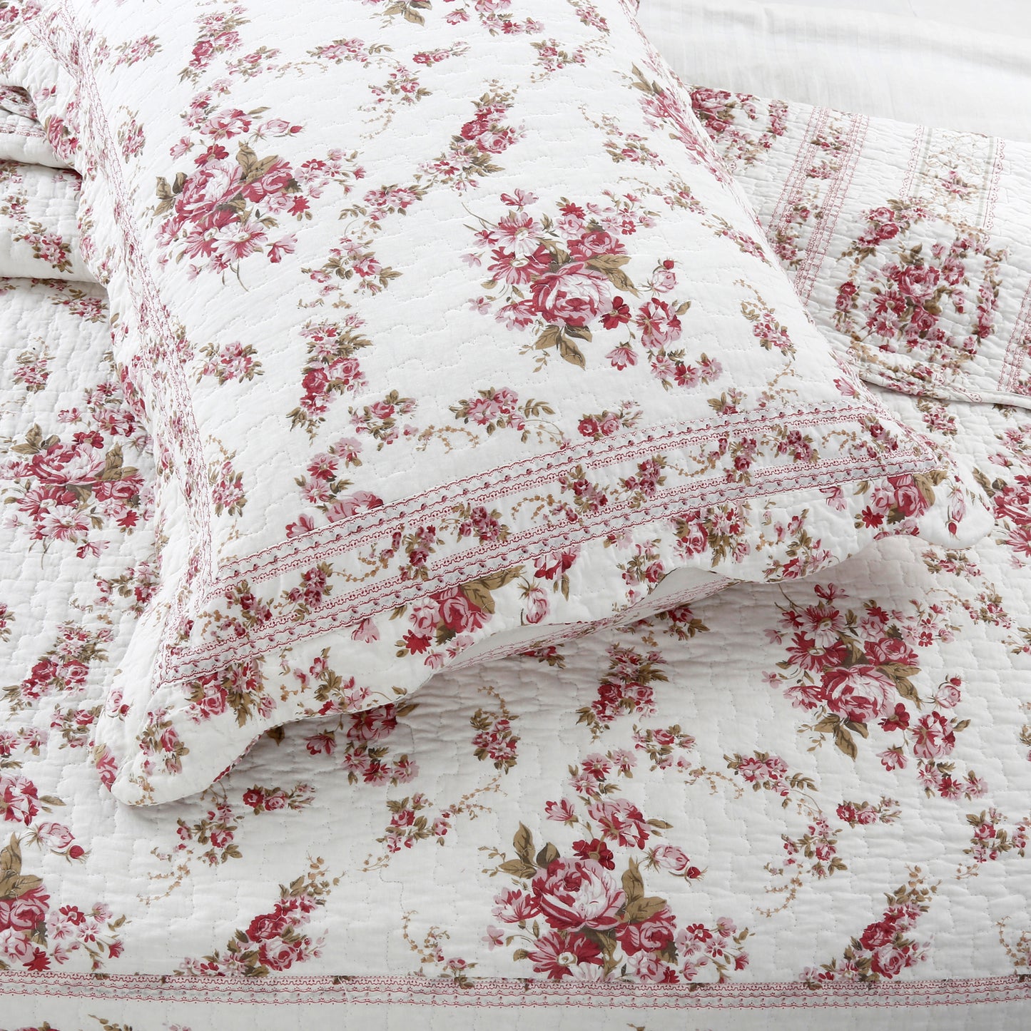 Shabby Chic Vintage Floral Rose Garden Scalloped Cotton Reversible Quilt Bedding Set